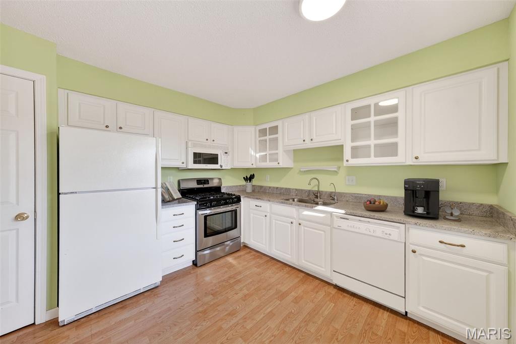 977 Cardello Drive Manchester, MO 63021 - Photo 3 of 42