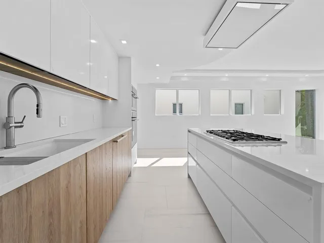 $2,800,000 | 421 Hendricks Isle, Fort Lauderdale, FL 33301