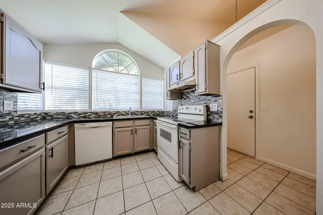 $2,250 | 214 South Rush Circle East, Chandler, AZ 85226