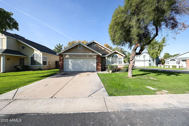 $2,250 | 214 South Rush Circle East, Chandler, AZ 85226