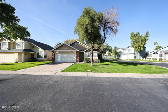 $2,250 | 214 South Rush Circle East, Chandler, AZ 85226