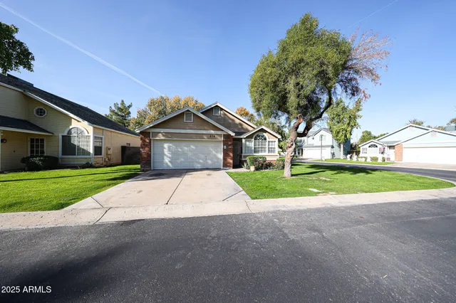 $2,250 | 214 South Rush Circle East, Chandler, AZ 85226