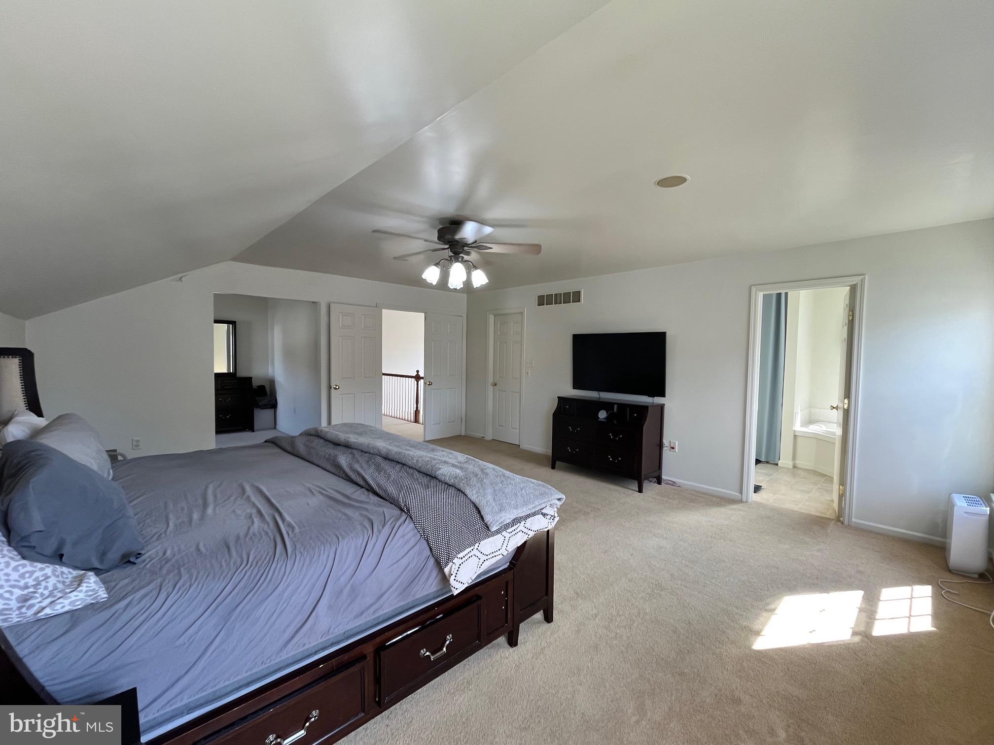 124 Limestone Drive Reading, PA 19606 - Photo 11 of 30 Master Suite