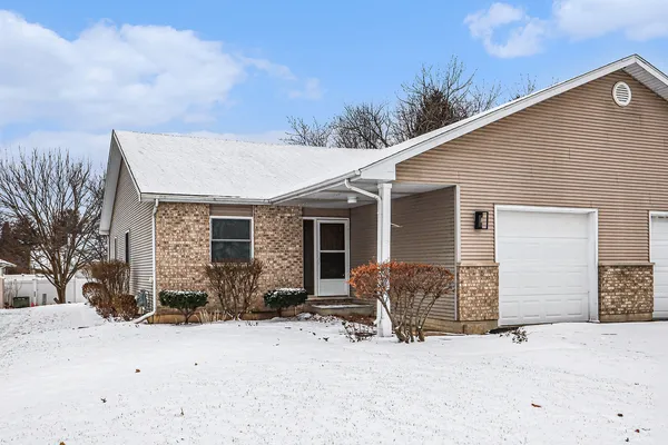 $2,400 | 408 Jackson Street, Unit B, Yorkville, IL 60560