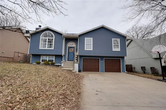 $286,000 | 3416 South Marshall Court, Independence, MO 64055