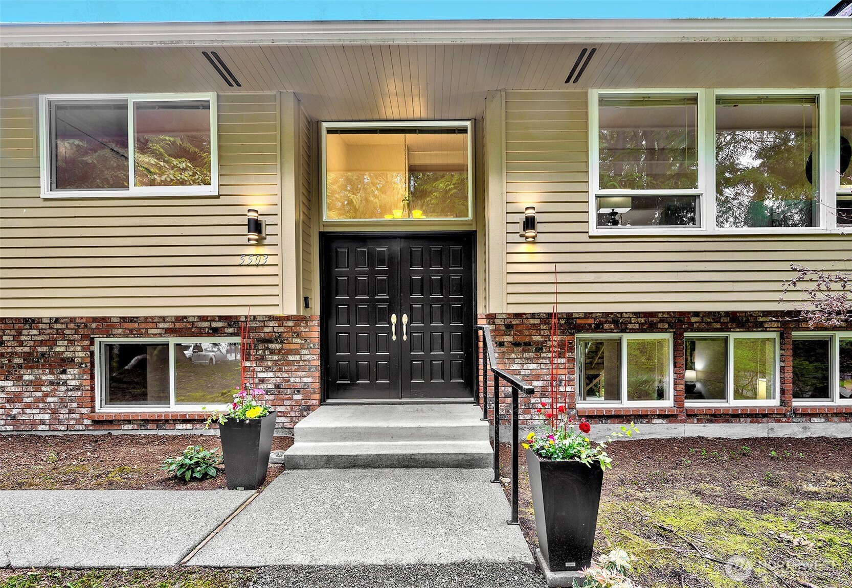 5503 138th Place Southwest Edmonds, WA 98026 - Photo 2 of 33
