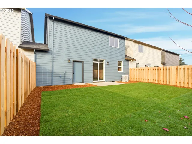 $389,900 | 14718 Southeast Powell Boulevard, Portland, OR 97236