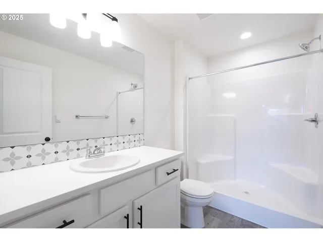 $389,900 | 14718 Southeast Powell Boulevard, Portland, OR 97236