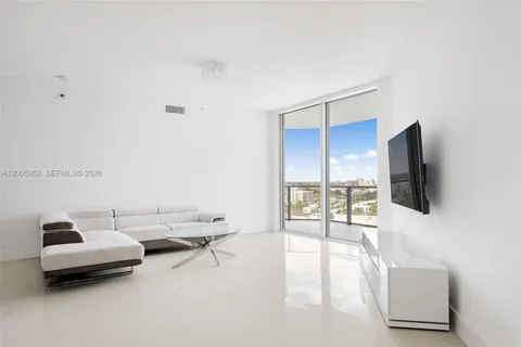 $1,249,999 | 17301 Biscayne Boulevard, Unit 1704, North Miami Beach, FL 33160
