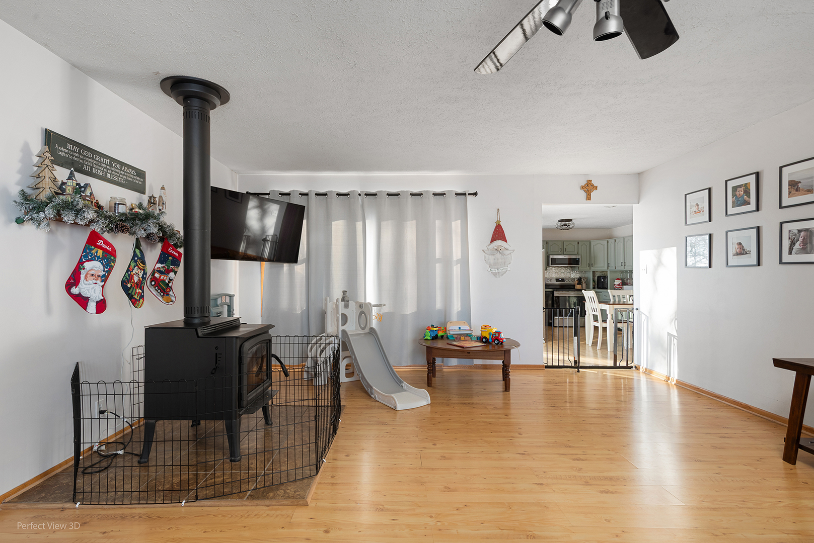 32209 North 1500 E Road Blackstone, IL 61313 - Photo 5 of 23 a living room with furniture and a flat screen tv