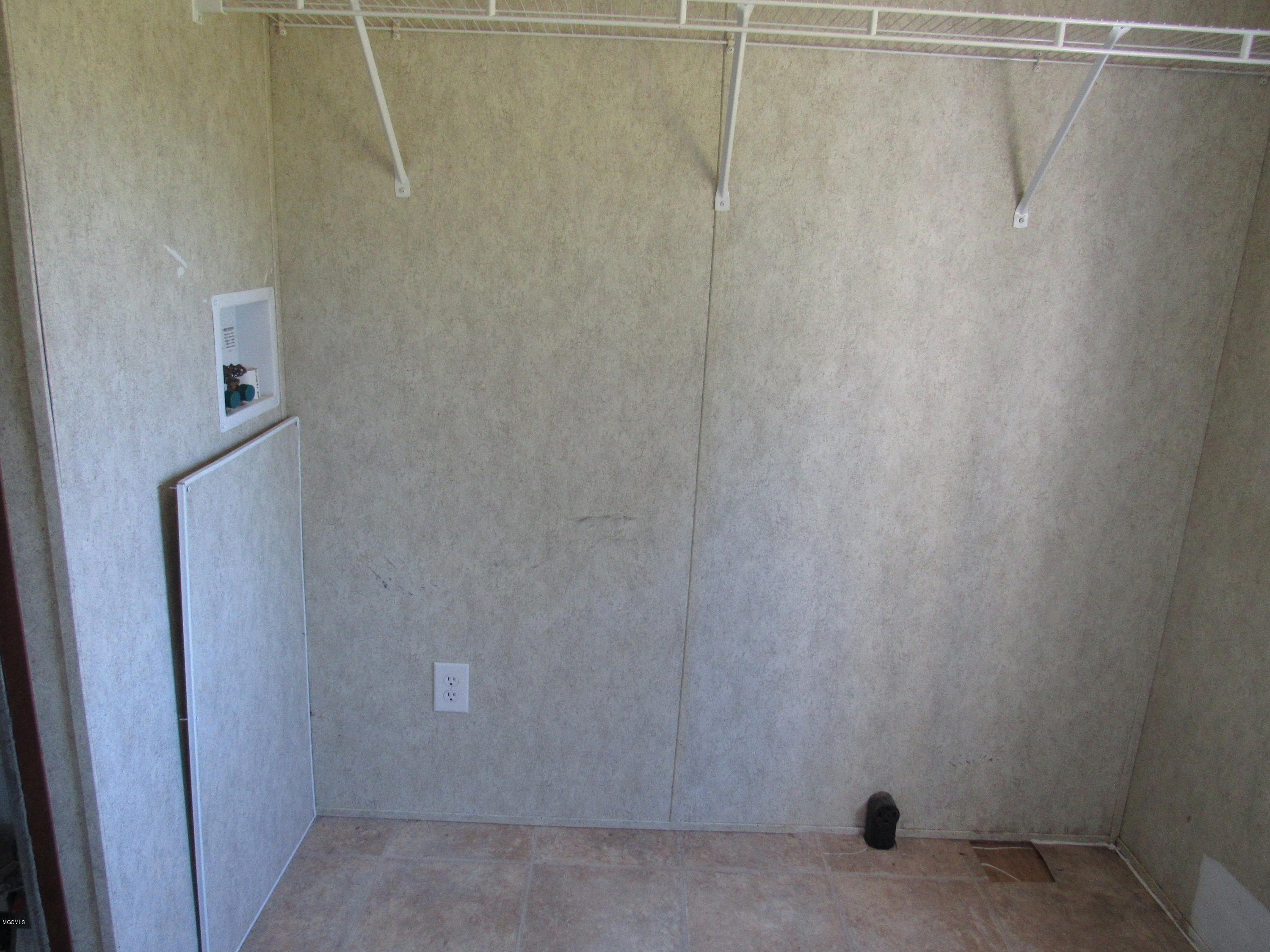 14 H K Lewis Road Carriere, MS 39426 - Photo 8 of 20 Laundry room
