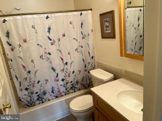 22 Tanglewood Drive Reading, PA 19607 - Photo 2 of 17