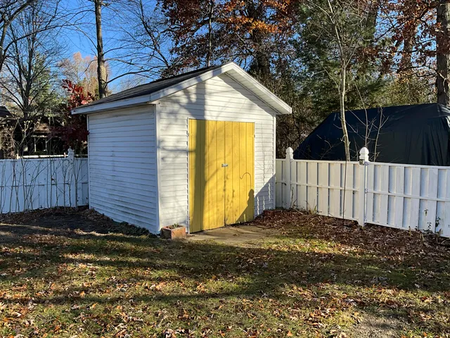 $159,900 | 8802 66th Street Southeast, Alto, MI 49302