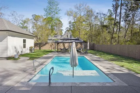 $685,000 | 208 Menetre Drive, Covington, LA 70433