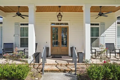 $685,000 | 208 Menetre Drive, Covington, LA 70433