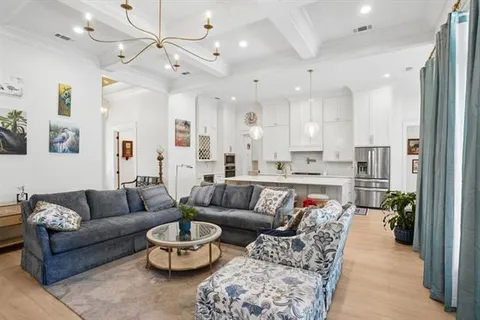 $685,000 | 208 Menetre Drive, Covington, LA 70433