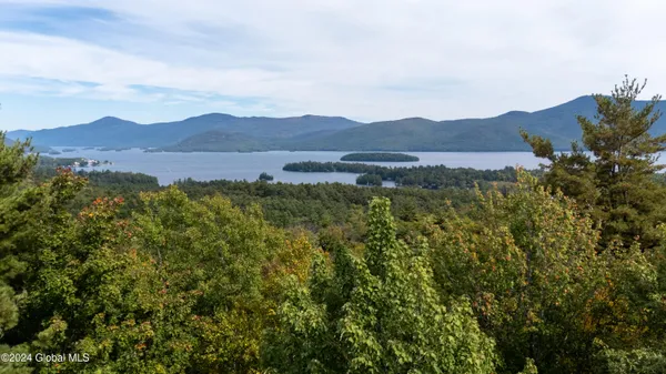 $483,900 | 98 Longview Lane, Bolton Landing, NY 12814