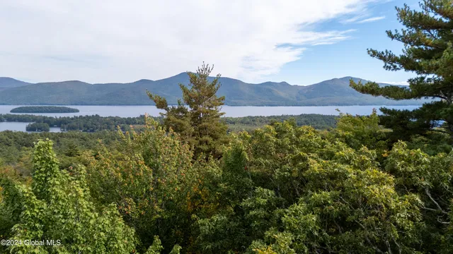 $483,900 | 98 Longview Lane, Bolton Landing, NY 12814