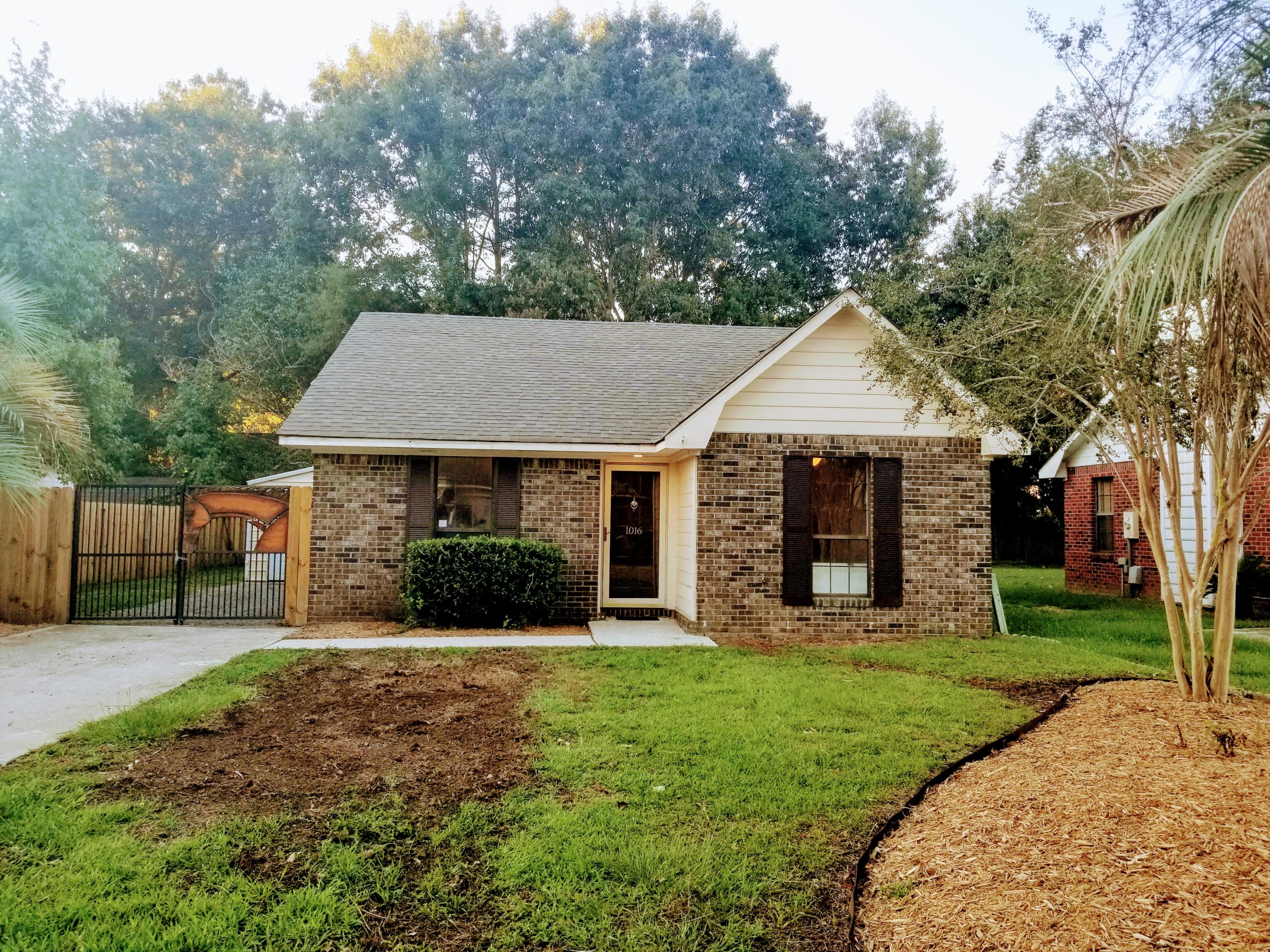 1016 Douglas Wayne Road Summerville, SC 29486 - Photo 1 of 21 20180918_184336