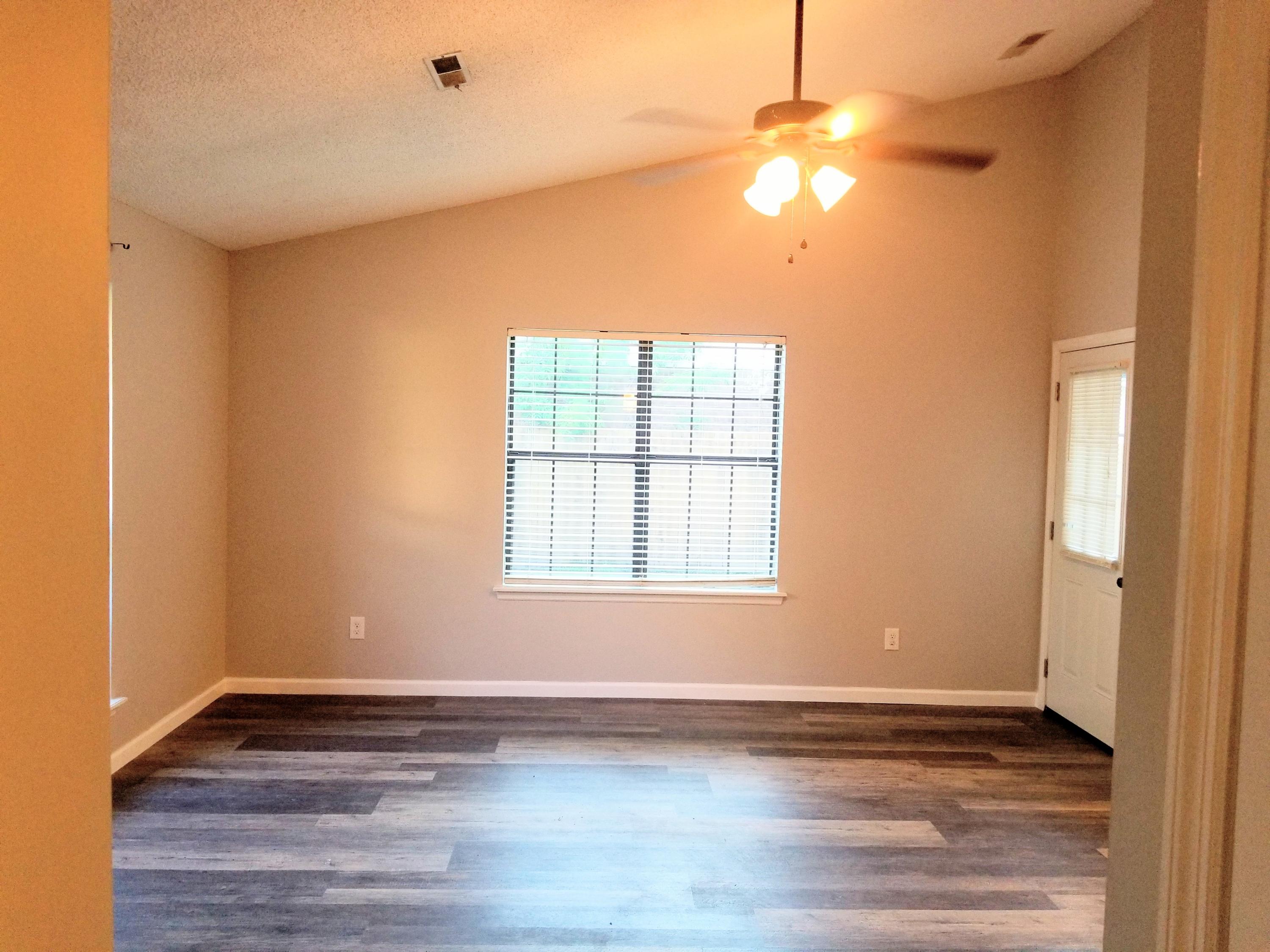 1016 Douglas Wayne Road Summerville, SC 29486 - Photo 10 of 21 20180918_182334