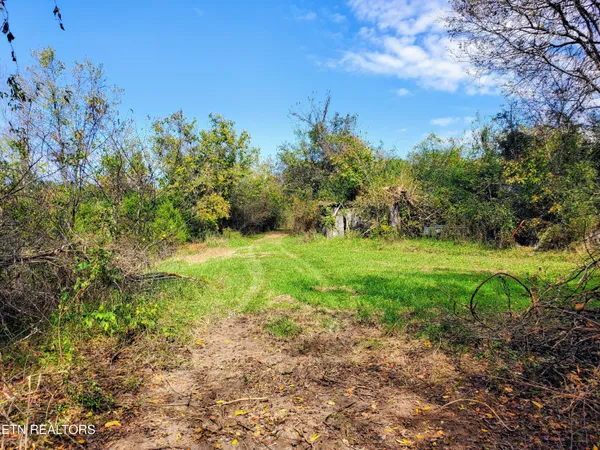 $949,900 | 430 Basswood Lane, Kodak, TN 37764