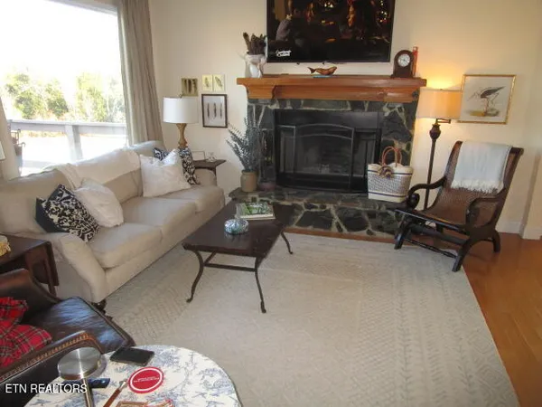 $949,900 | 430 Basswood Lane, Kodak, TN 37764