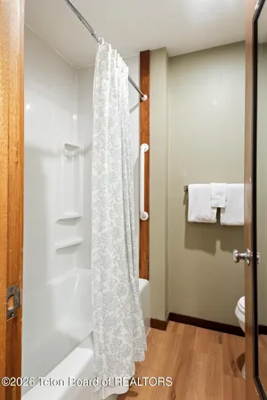 $850,000 | 3855 South Lake Creek Drive, Unit 112, Wilson, WY 83014
