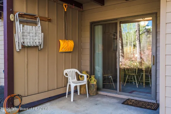 $850,000 | 3855 South Lake Creek Drive, Unit 112, Wilson, WY 83014