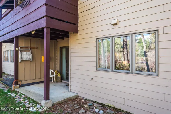$850,000 | 3855 South Lake Creek Drive, Unit 112, Wilson, WY 83014