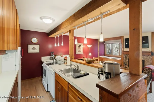 $850,000 | 3855 South Lake Creek Drive, Unit 112, Wilson, WY 83014