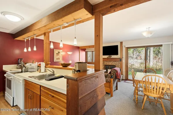 $850,000 | 3855 South Lake Creek Drive, Unit 112, Wilson, WY 83014