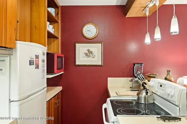 $850,000 | 3855 South Lake Creek Drive, Unit 112, Wilson, WY 83014