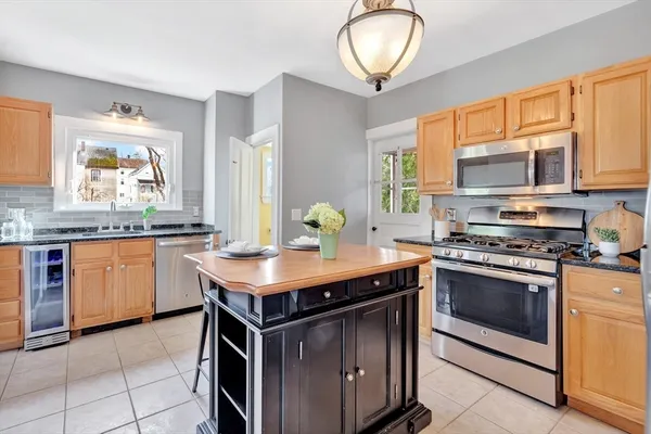 $799,000 | 18 Hersam Street, Stoneham, MA 02180