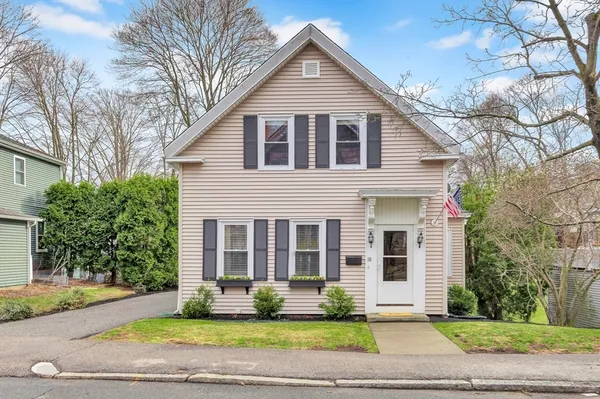$799,000 | 18 Hersam Street, Stoneham, MA 02180