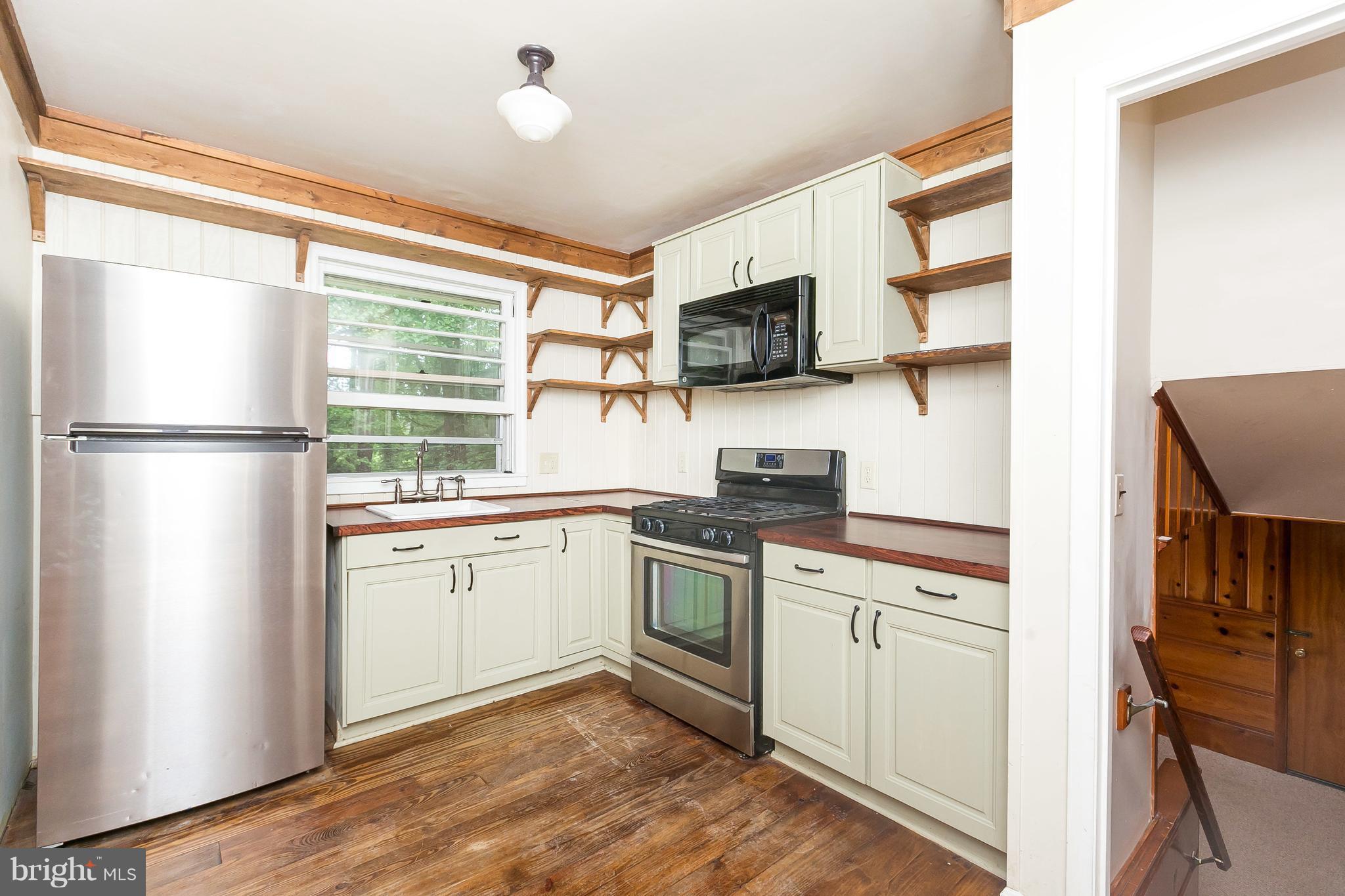 8811 Wolverton Road Baltimore, MD 21234 - Photo 12 of 30 Kitchen