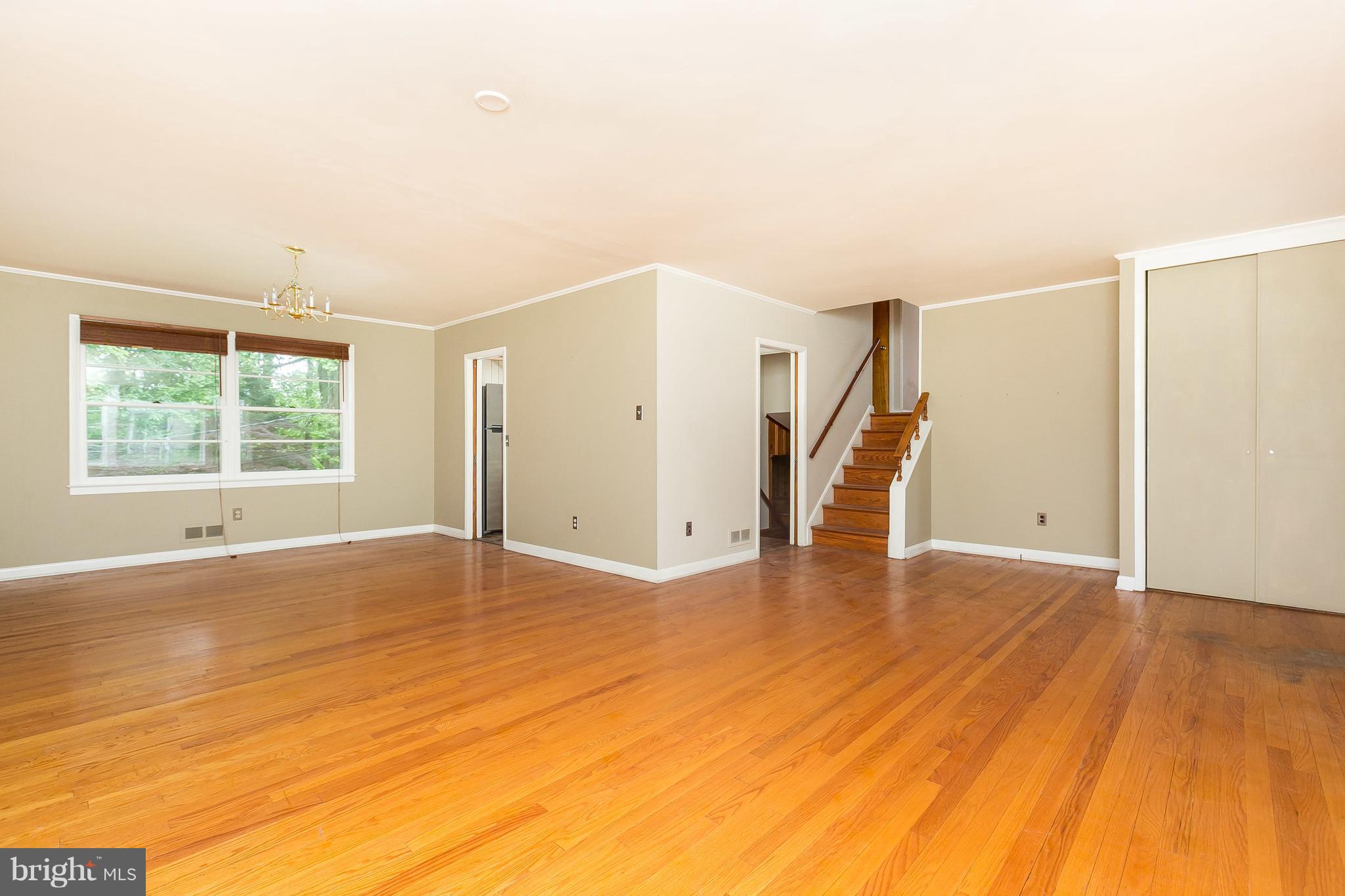 8811 Wolverton Road Baltimore, MD 21234 - Photo 6 of 30 Interior (General)