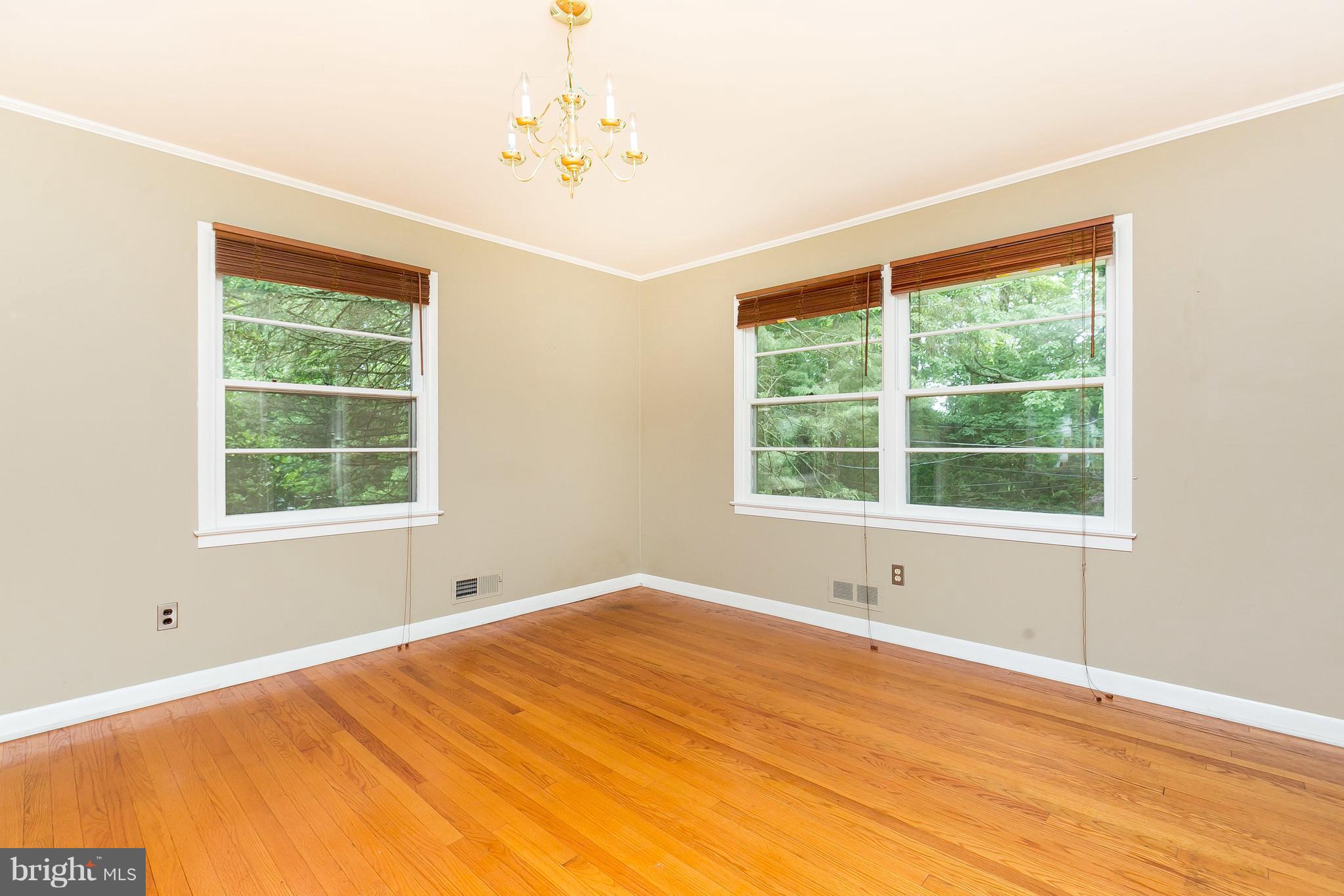 8811 Wolverton Road Baltimore, MD 21234 - Photo 7 of 30 Dining Room