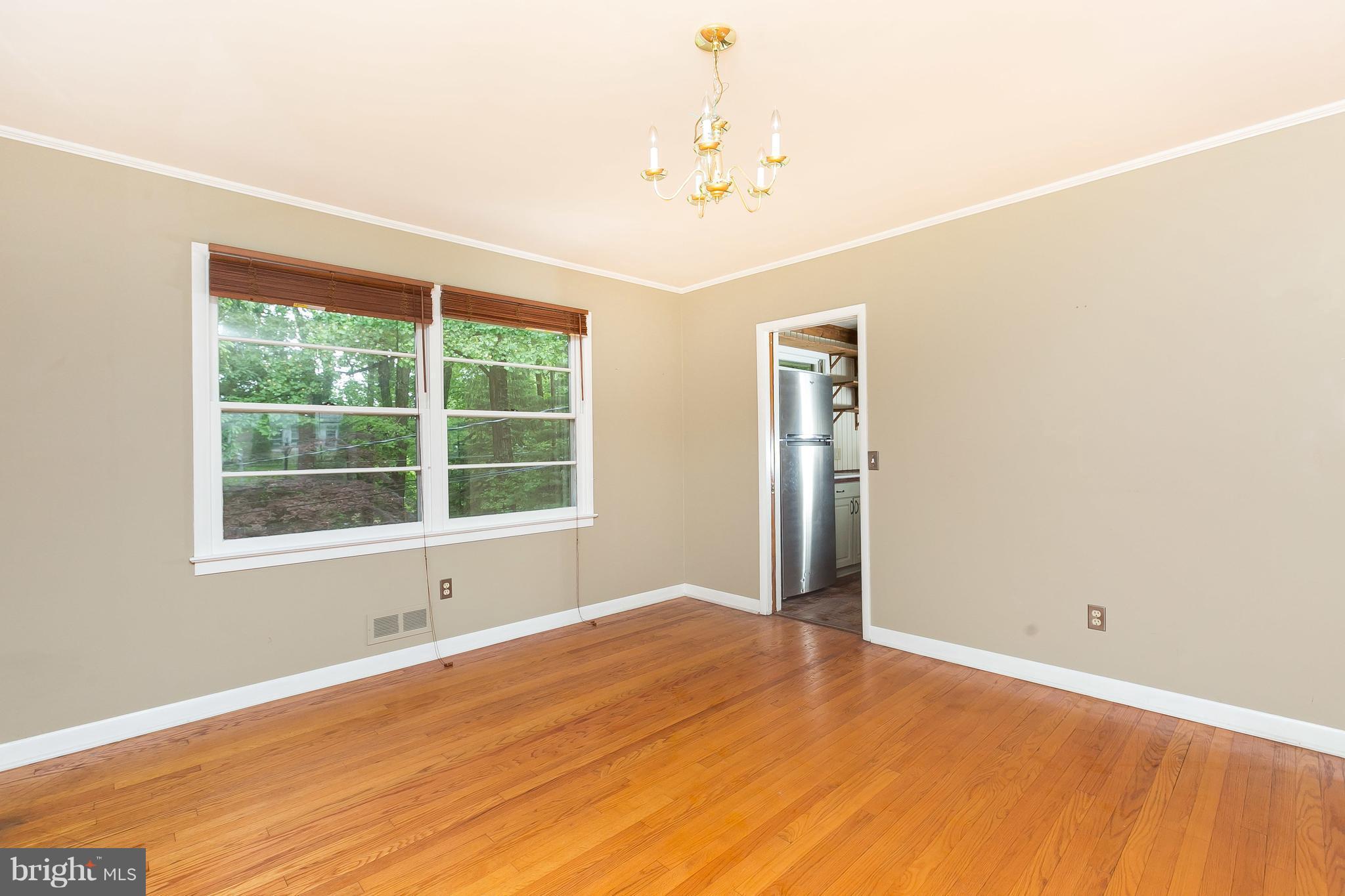 8811 Wolverton Road Baltimore, MD 21234 - Photo 8 of 30 Dining Room