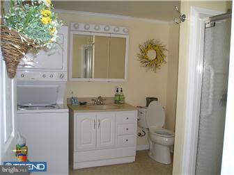 112 Maple Hill Road Wilmington, DE 19804 - Photo 8 of 12 Bathroom