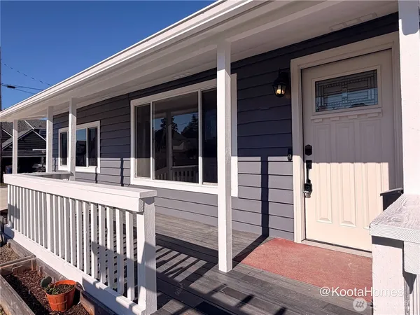 $2,850 | 1215 Skagit Street, Unit B, Mount Vernon, WA 98274