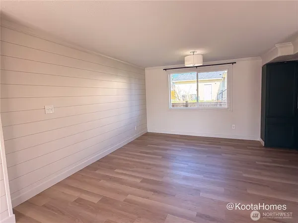 $2,850 | 1215 Skagit Street, Unit B, Mount Vernon, WA 98274