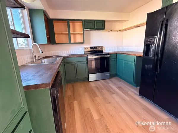 $2,850 | 1215 Skagit Street, Unit B, Mount Vernon, WA 98274