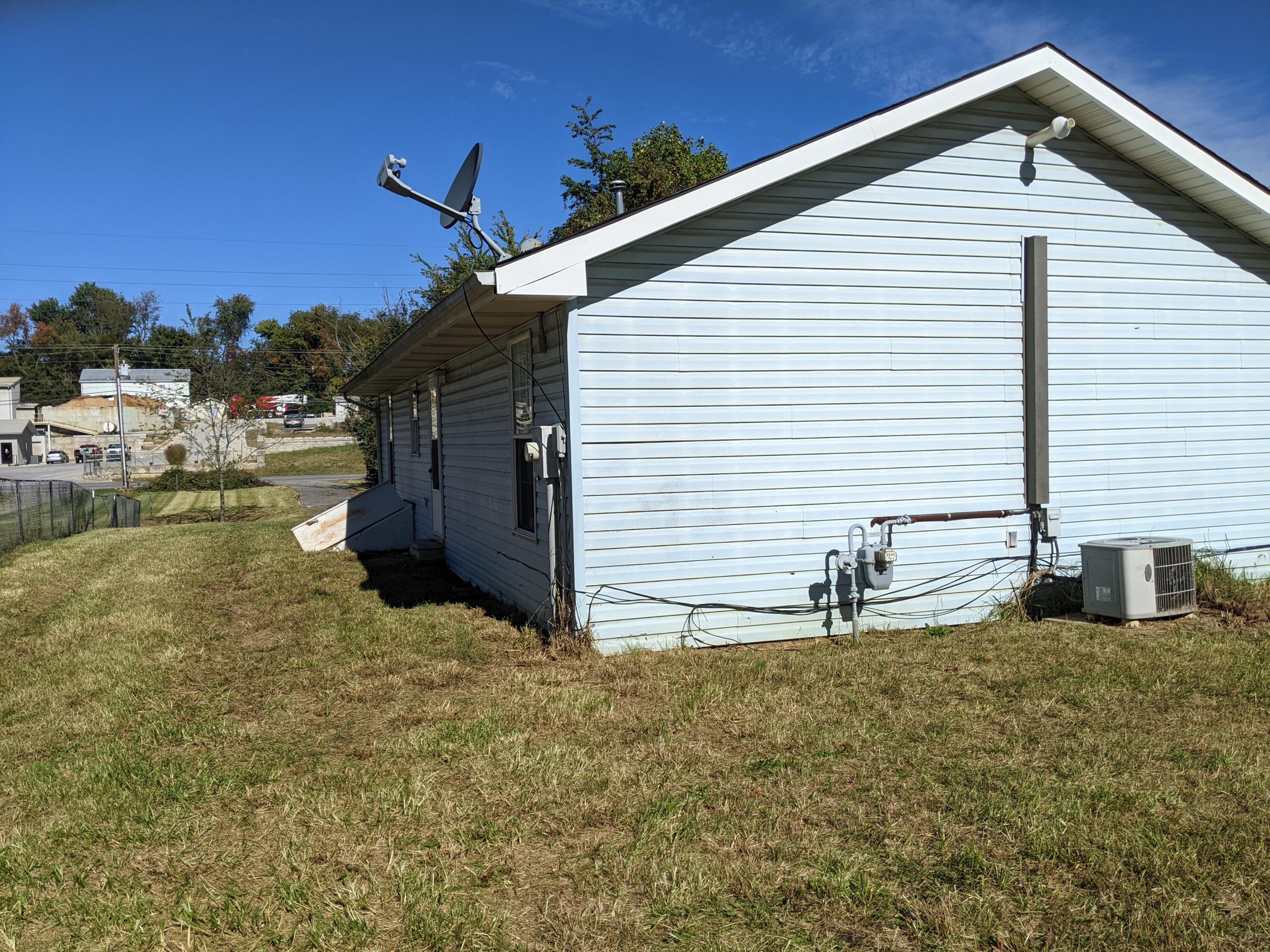 1948 Snapps Ferry Road Greeneville, TN 37745 - Photo 3 of 29 PXL_20221006_150204481