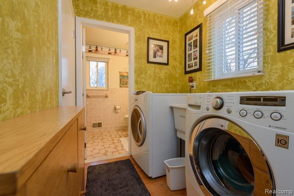 10018 Kress Road Pinckney, MI 48169 - Photo 19 of 23 laundry.jpg