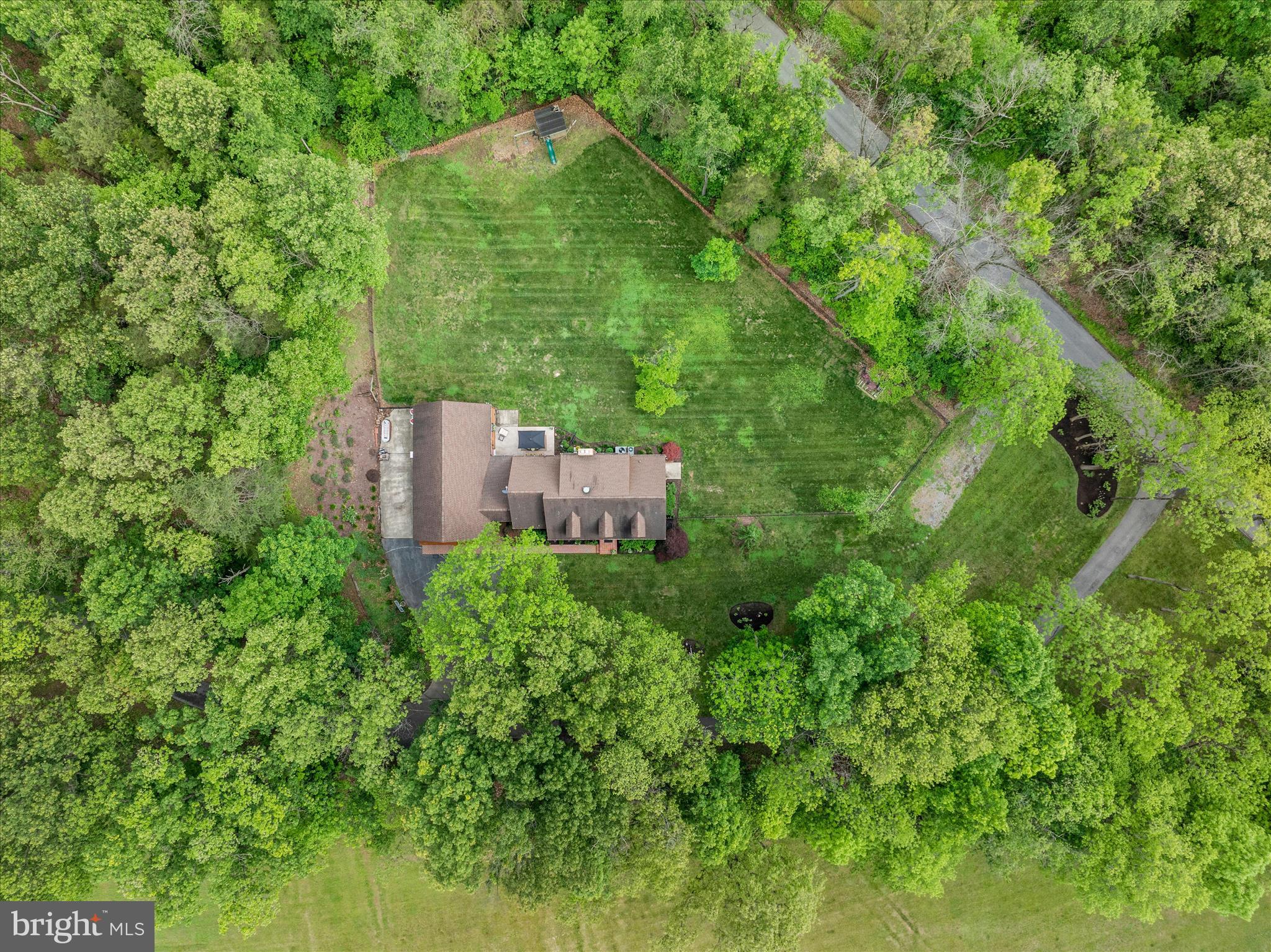 15810 Spade Road Hagerstown, MD 21740 - Photo 50 of 76 an aerial view of a house with a yard