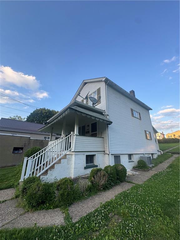 1013 Howell Street Vandergrift, PA 15690 - Photo 4 of 30