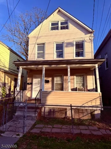$2,600 | 133 Smith Street, Elizabeth, NJ 07201