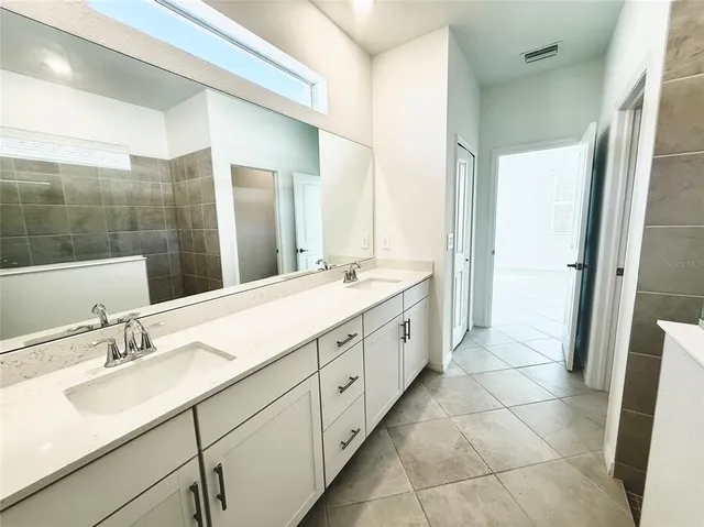 $2,600 | 10995 Pinot Drive, Venice, FL 34293