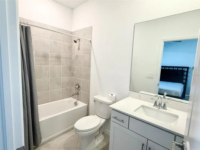 $2,600 | 10995 Pinot Drive, Venice, FL 34293