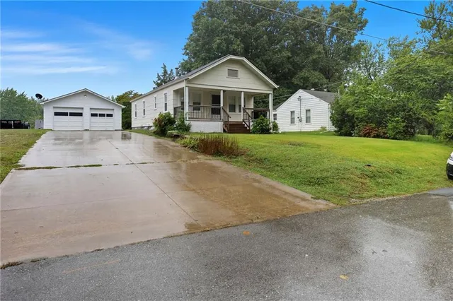 $220,000 | 2935 North Walnut Street, Avondale, MO 64117